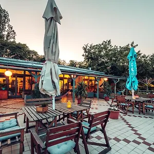  Хостел Island (adults Only) Венгрия